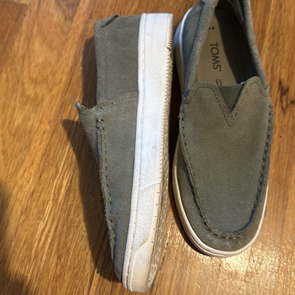 Tom’s gray slip on men’s size 7 - Picture 3 of 5